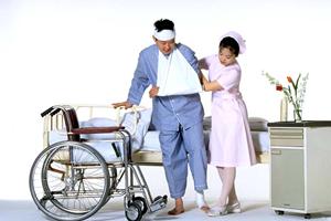 ハワイ留学手続きの代行ができる